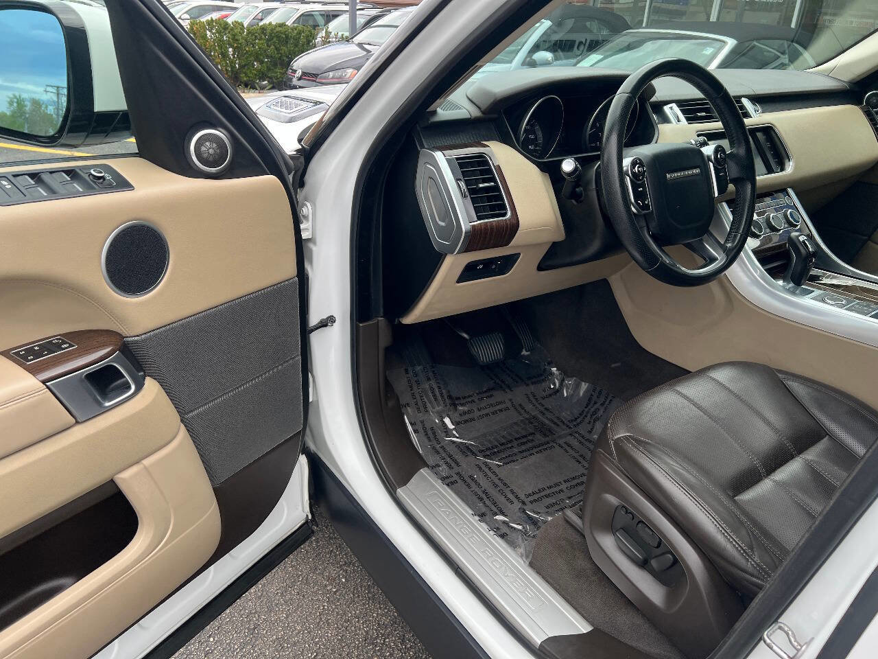 Used 2015 Land Rover Range Rover Sport HSE AWD/4WD image 18