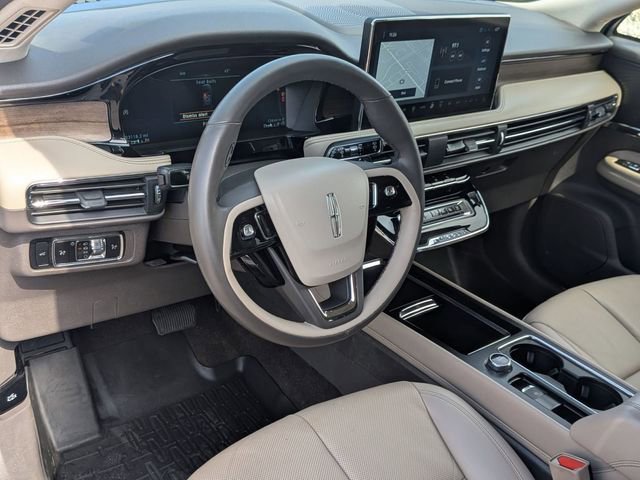 Used 2023 Lincoln Corsair Reserve w/ Towing Package AWD/4WD image 11