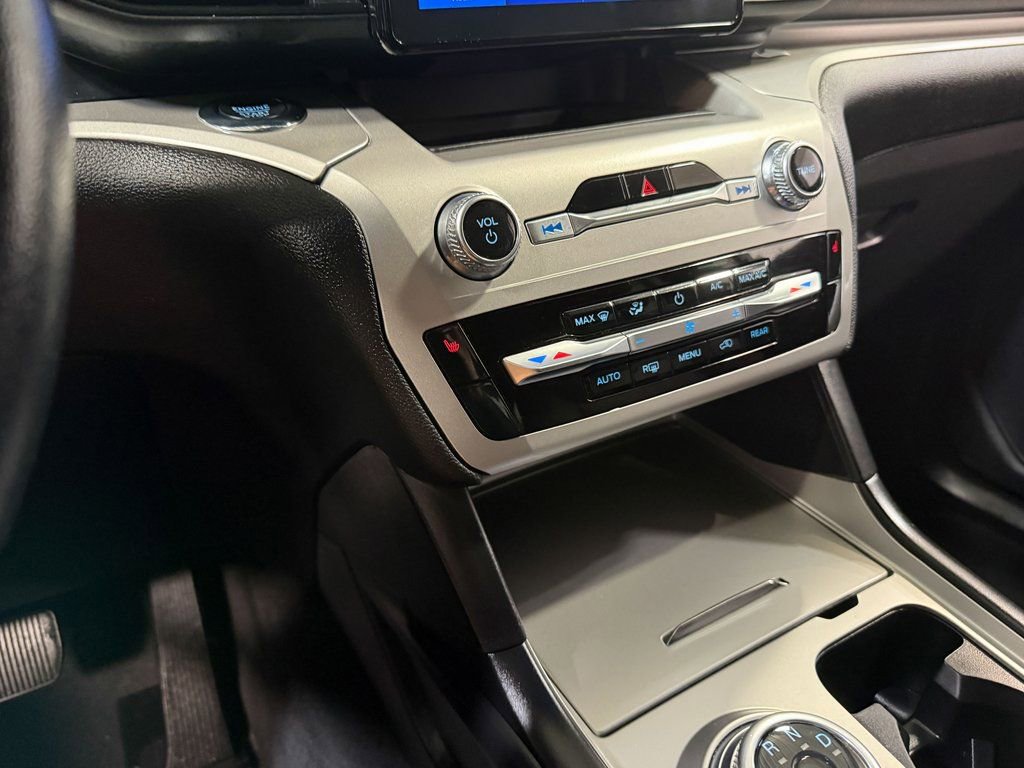 Used 2022 Ford Explorer XLT image 82