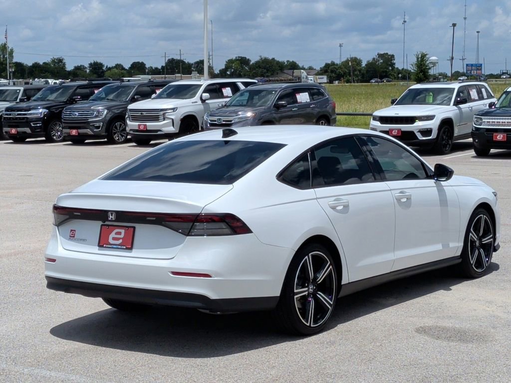 Used 2026 Honda Accord SE image 8