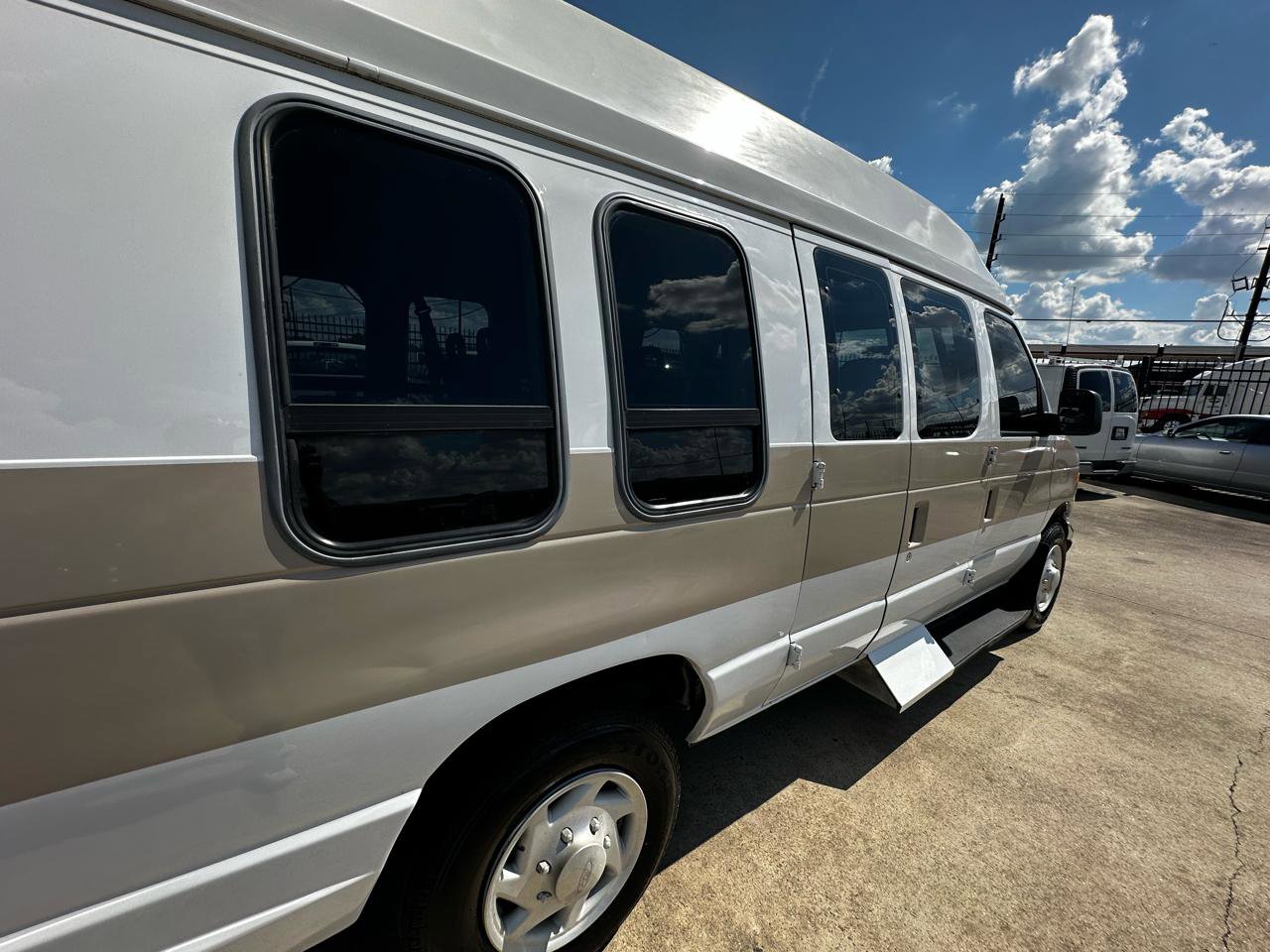 Used 2004 Ford E-250 and Econoline 250 Extended RWD image 72