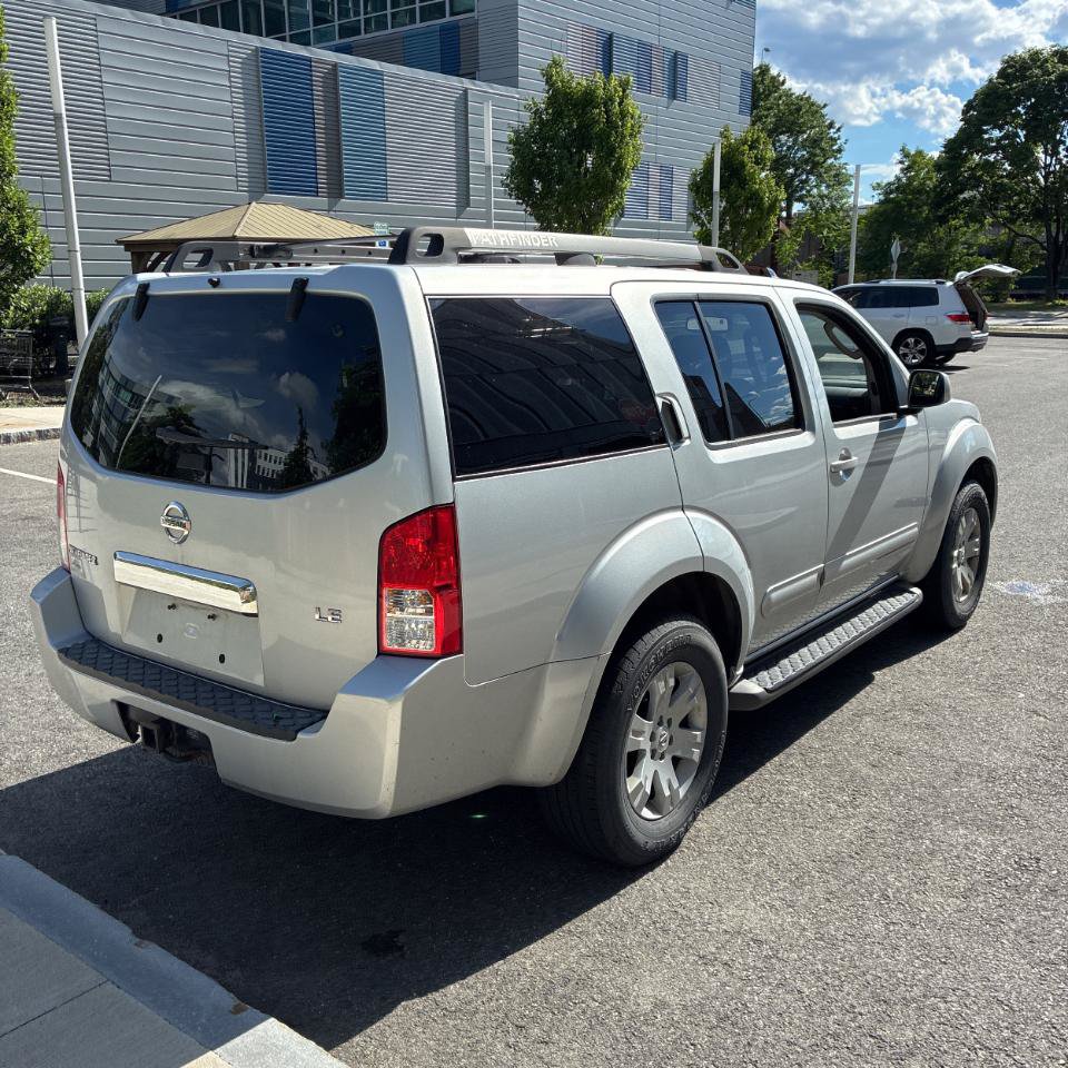 Used 2007 Nissan Pathfinder LE w/ LE Navigation Pkg AWD/4WD image 6