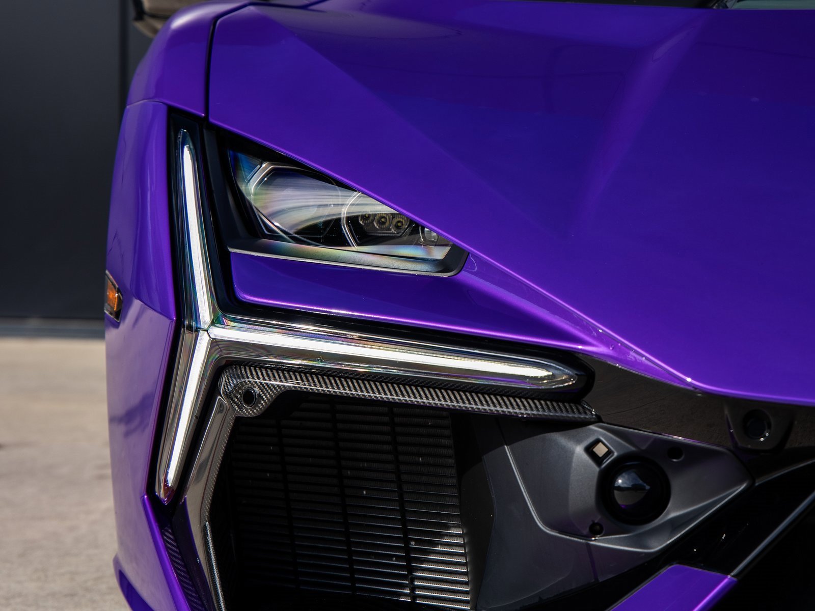 Used 2024 Lamborghini Revuelto image 26