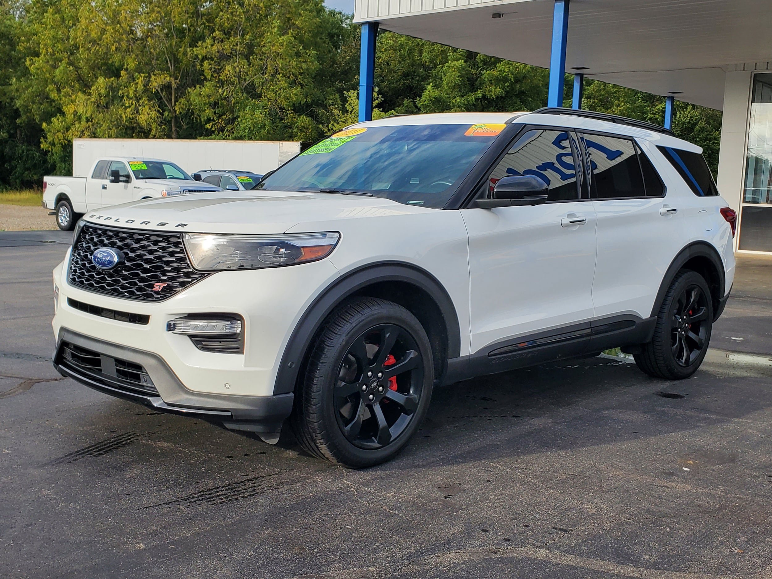 Used 2021 Ford Explorer ST w/ Equipment Group 401A AWD/4WD image 2