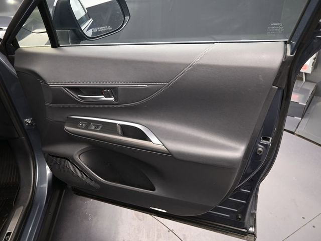 Used 2024 Toyota Venza XLE AWD/4WD image 22