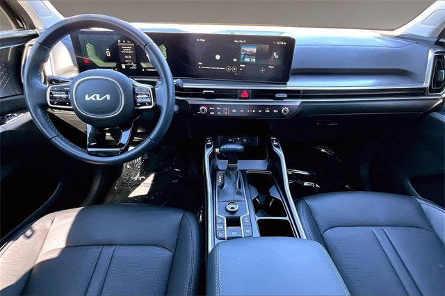 Used 2025 Kia Sorento S image 7
