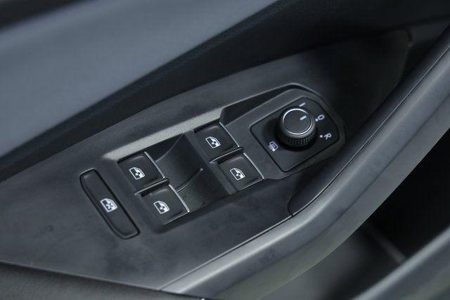 New 2025 Volkswagen Jetta SE image 32