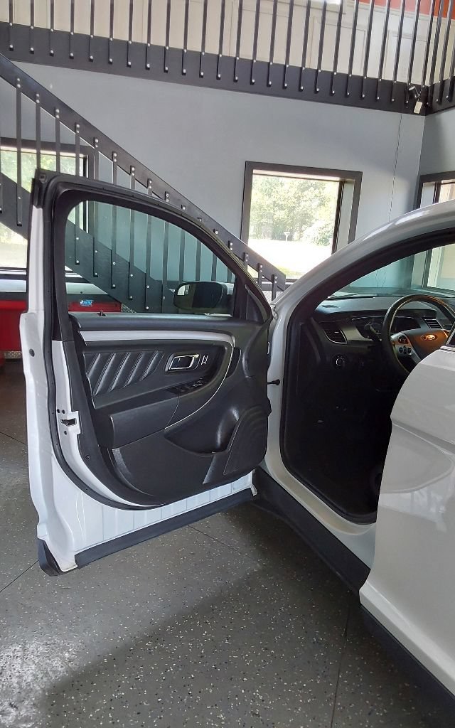 Used 2014 Ford Taurus SEL w/ Equipment Group 201A FWD image 14