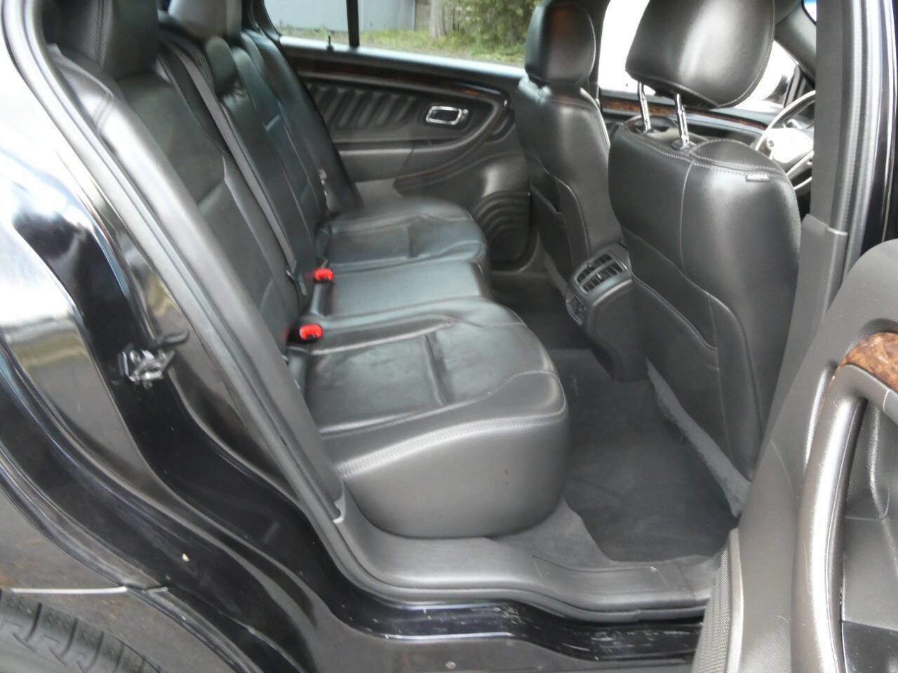 Used 2019 Ford Taurus Limited image 22