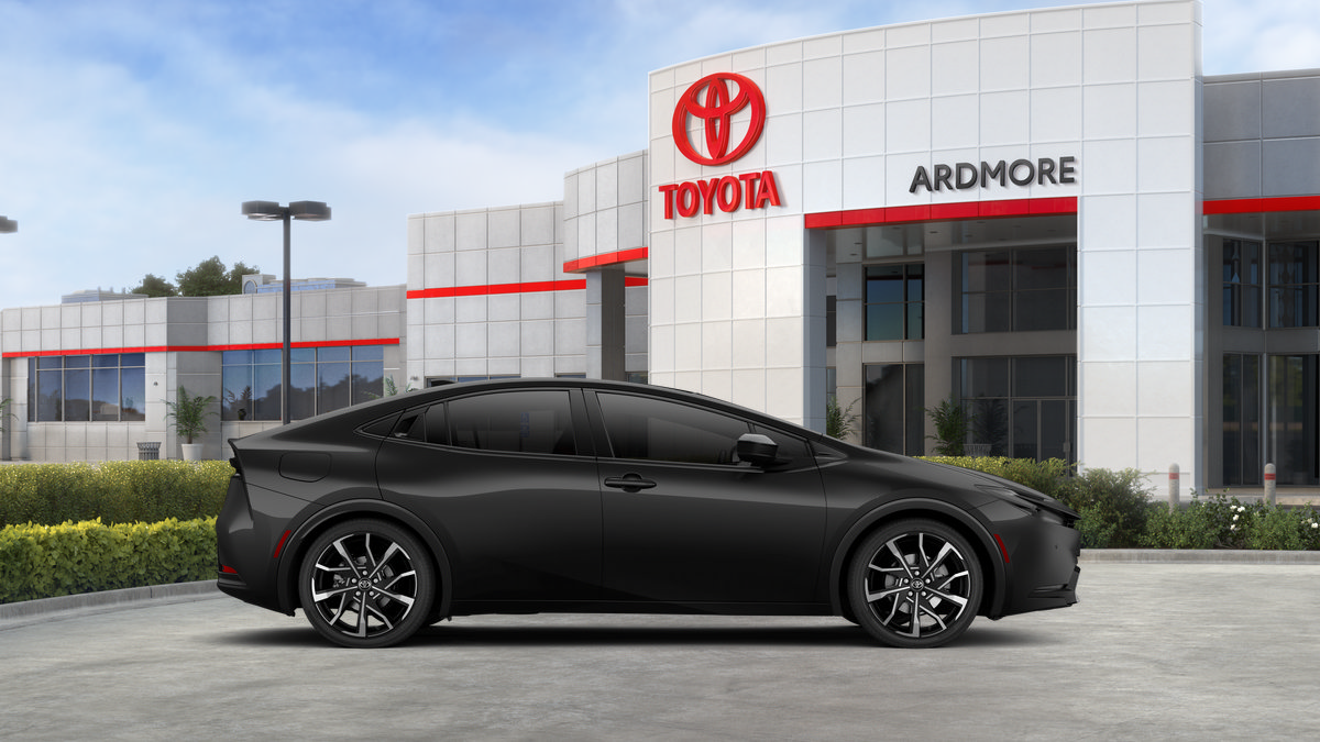 New 2026 Toyota Prius Plug-In Hybrid FWD image 32