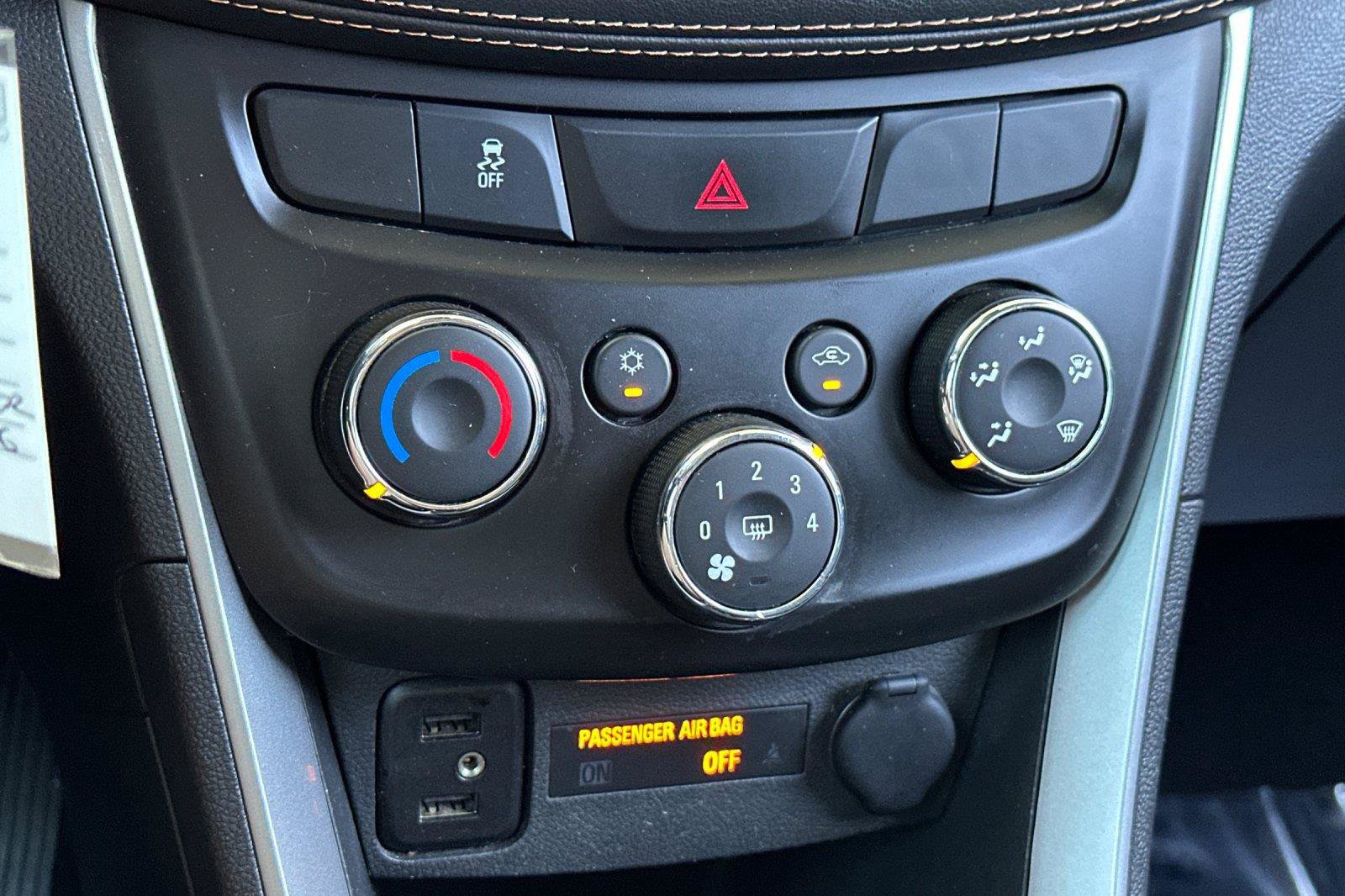 Used 2022 Chevrolet Trax LS w/ Tint and Cruise Package AWD/4WD image 19