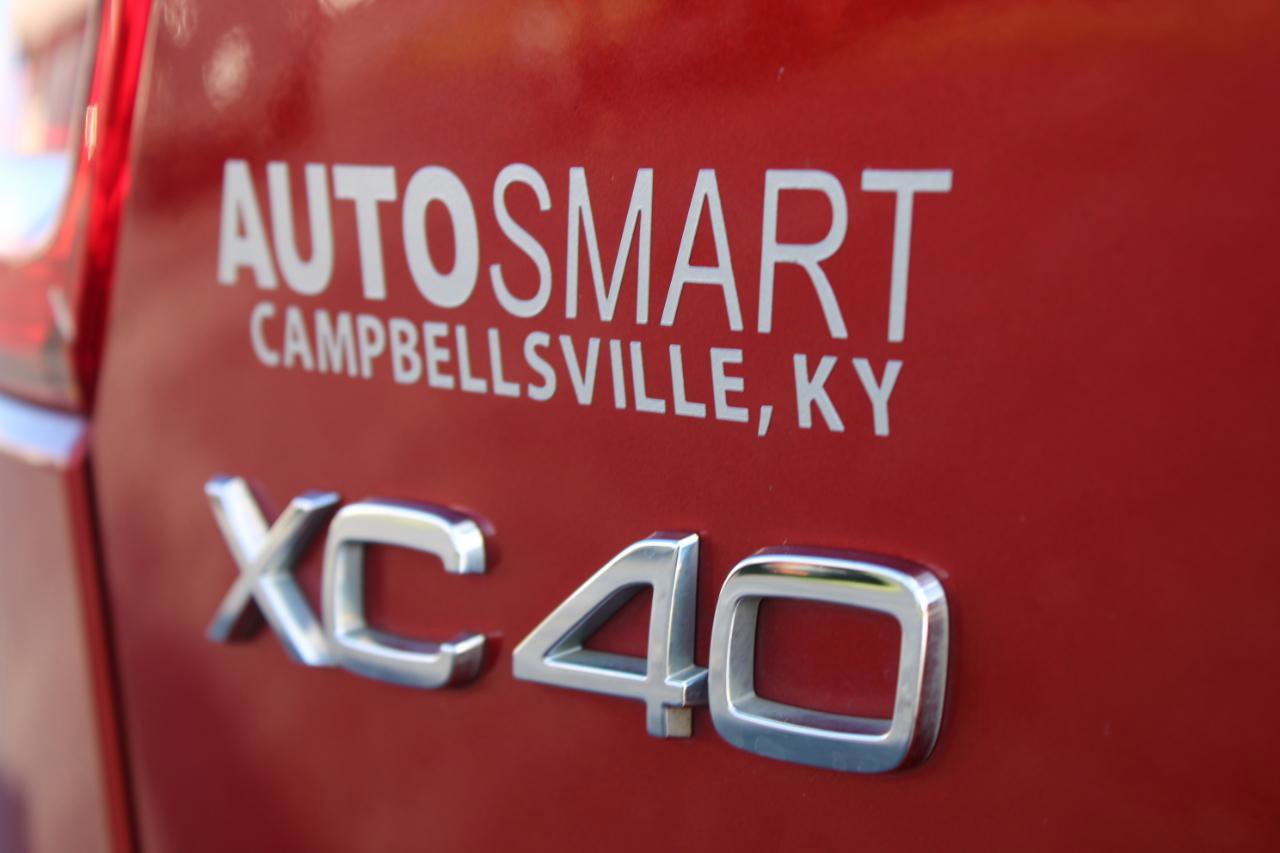 Used 2019 Volvo XC40 T5 R-Design image 6