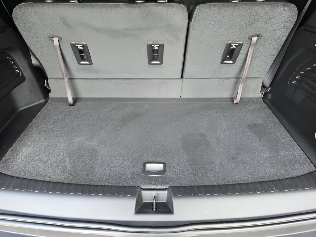 Used 2025 GMC Acadia AT4 w/ LPO, Floor Liner Package AWD/4WD image 30