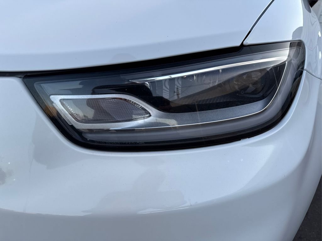 Used 2024 Chrysler Pacifica Touring-L image 16