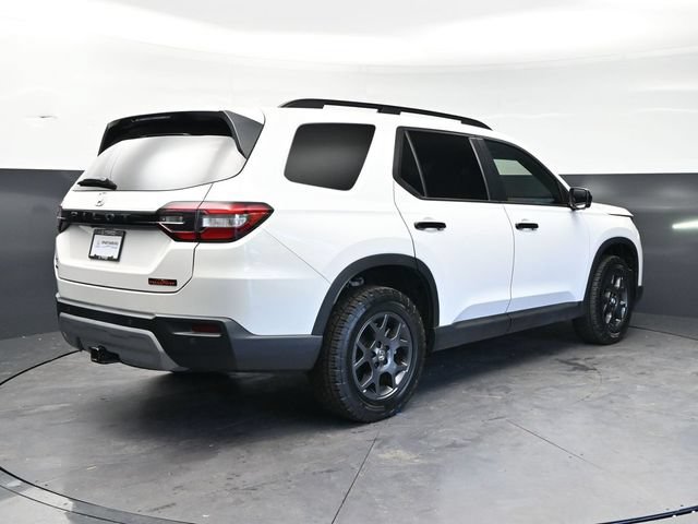 Used 2025 Honda Pilot TrailSport image 5