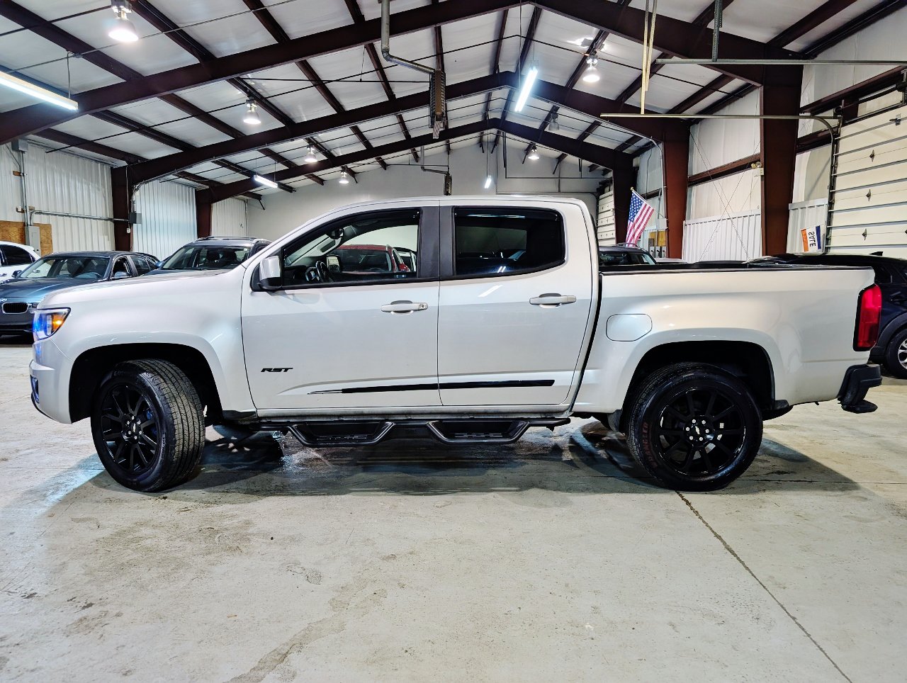 Used 2019 Chevrolet Colorado LT w/ Colorado RST Special Edition RWD image 3