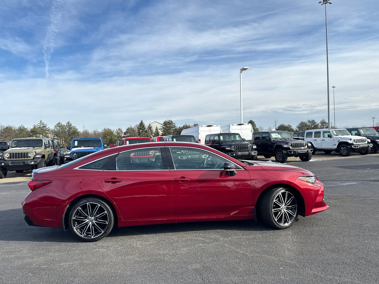 Used 2021 Toyota Avalon XSE image 2