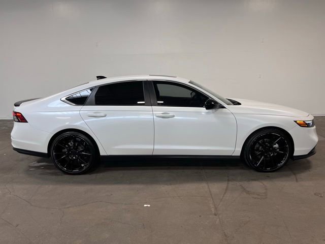 Used 2024 Honda Accord Sport image 2