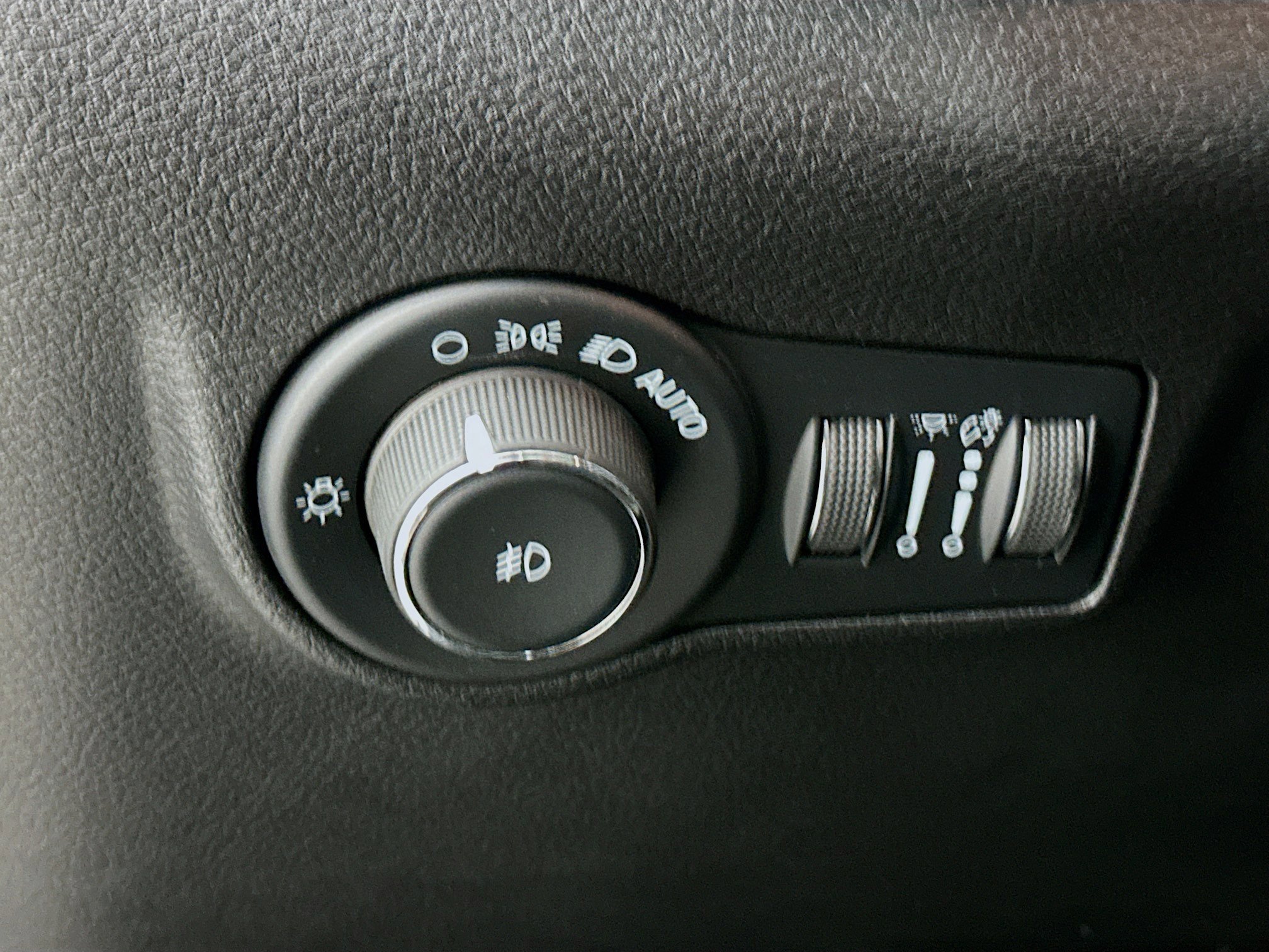 Used 2022 Jeep Compass Latitude FWD image 17