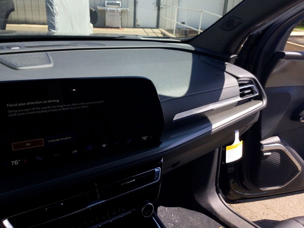 New 2025 Chevrolet Traverse LT w/ Enhanced Driving Package image 10