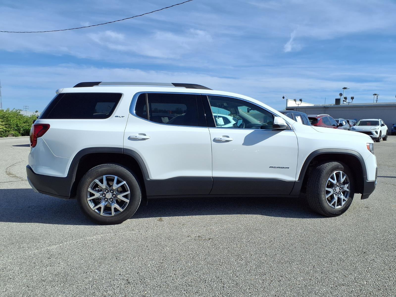 Used 2023 GMC Acadia SLT w/ LPO, Floor Liner Package AWD/4WD image 40