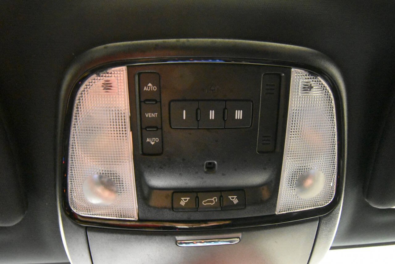 Used 2021 Dodge Durango R/T w/ Tow 'N Go Package AWD/4WD image 35