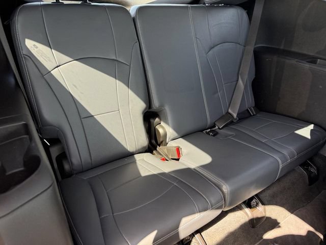 Used 2018 Buick Enclave Essence AWD/4WD image 15