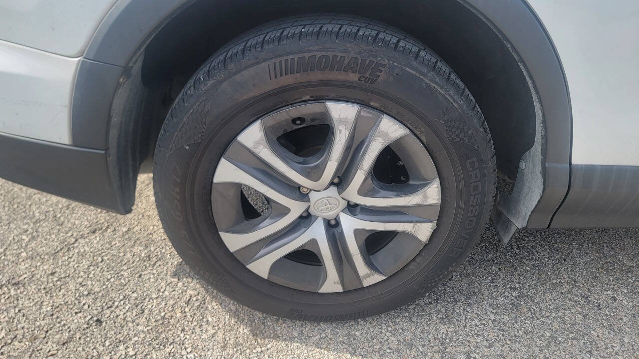 Used 2016 Toyota RAV4 LE FWD image 15