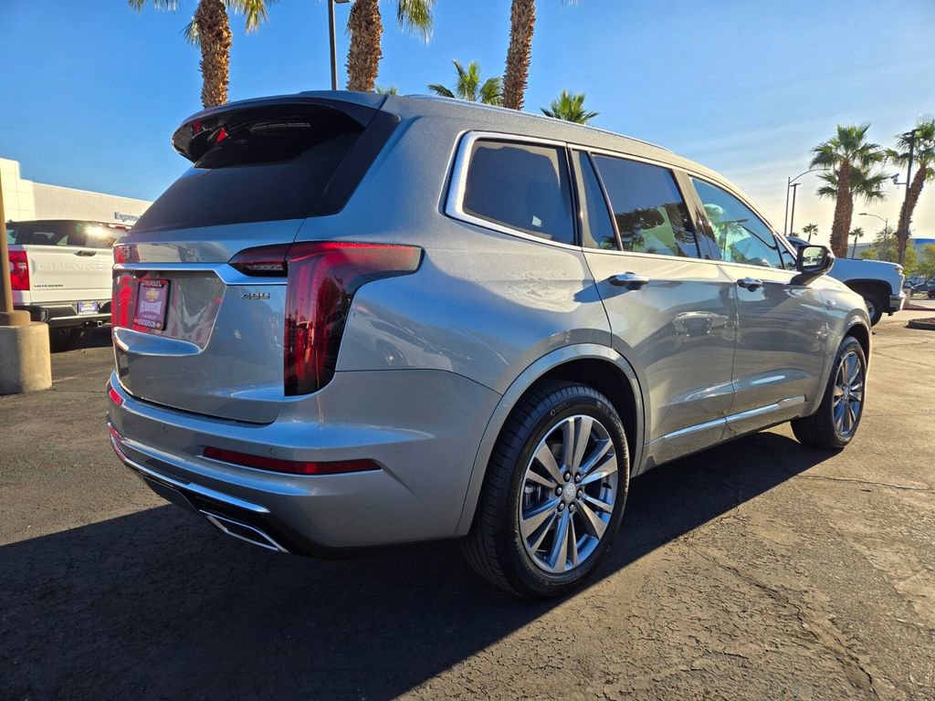 Used 2025 Cadillac XT6 Premium Luxury image 6