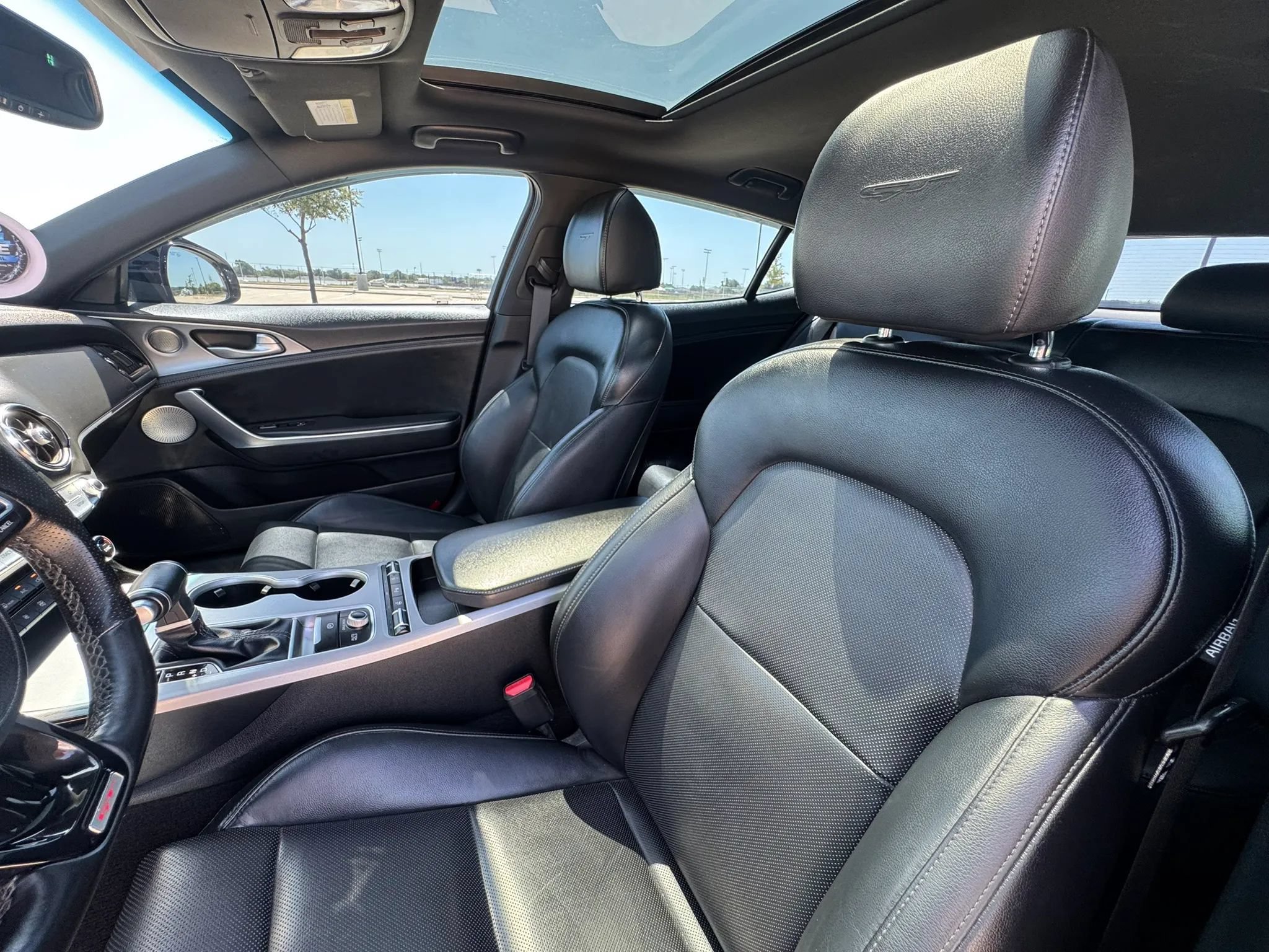 Used 2018 Kia Stinger GT1 AWD/4WD image 24