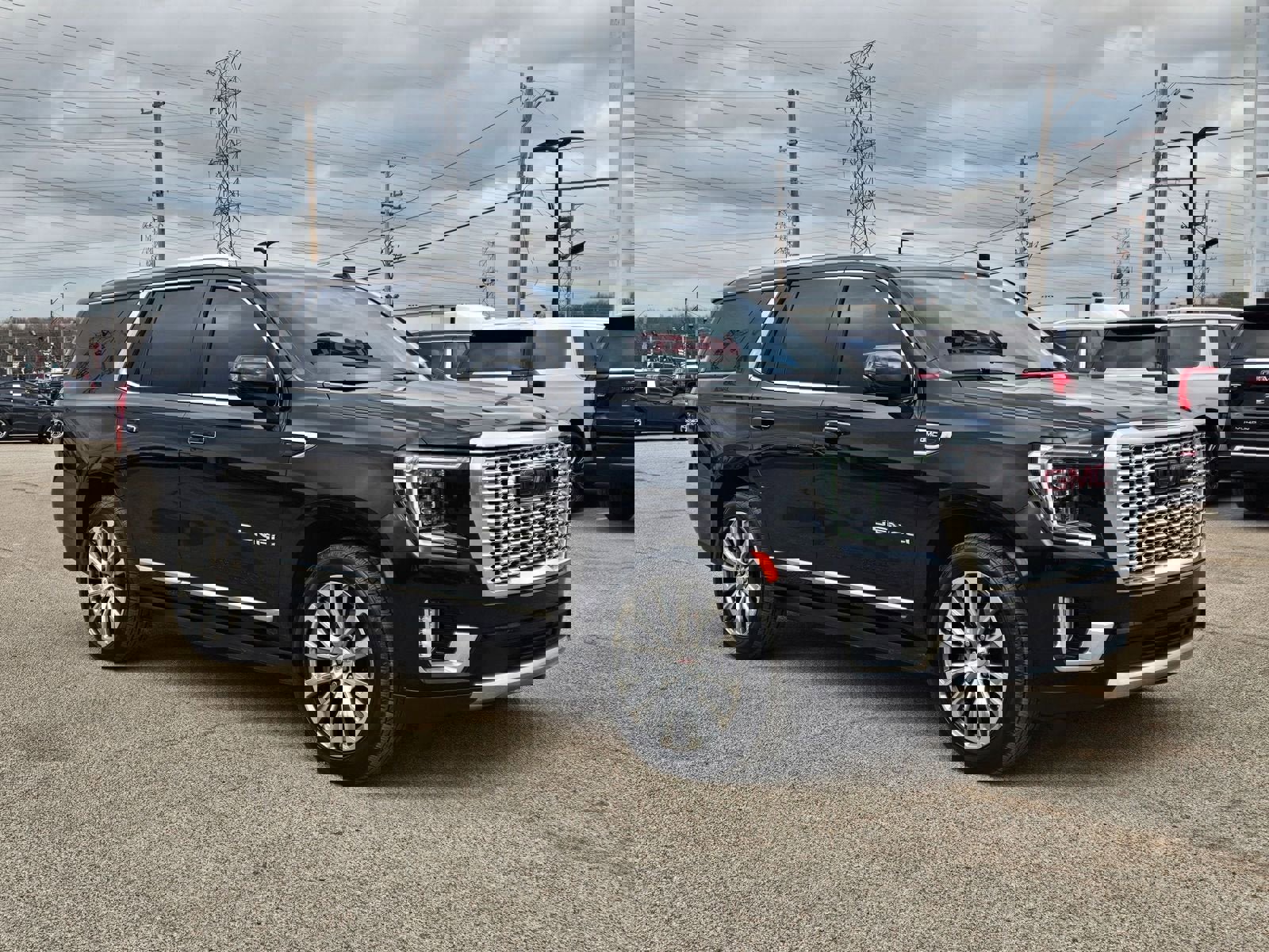 Used 2021 GMC Yukon Denali w/ Denali Premium Package image 8
