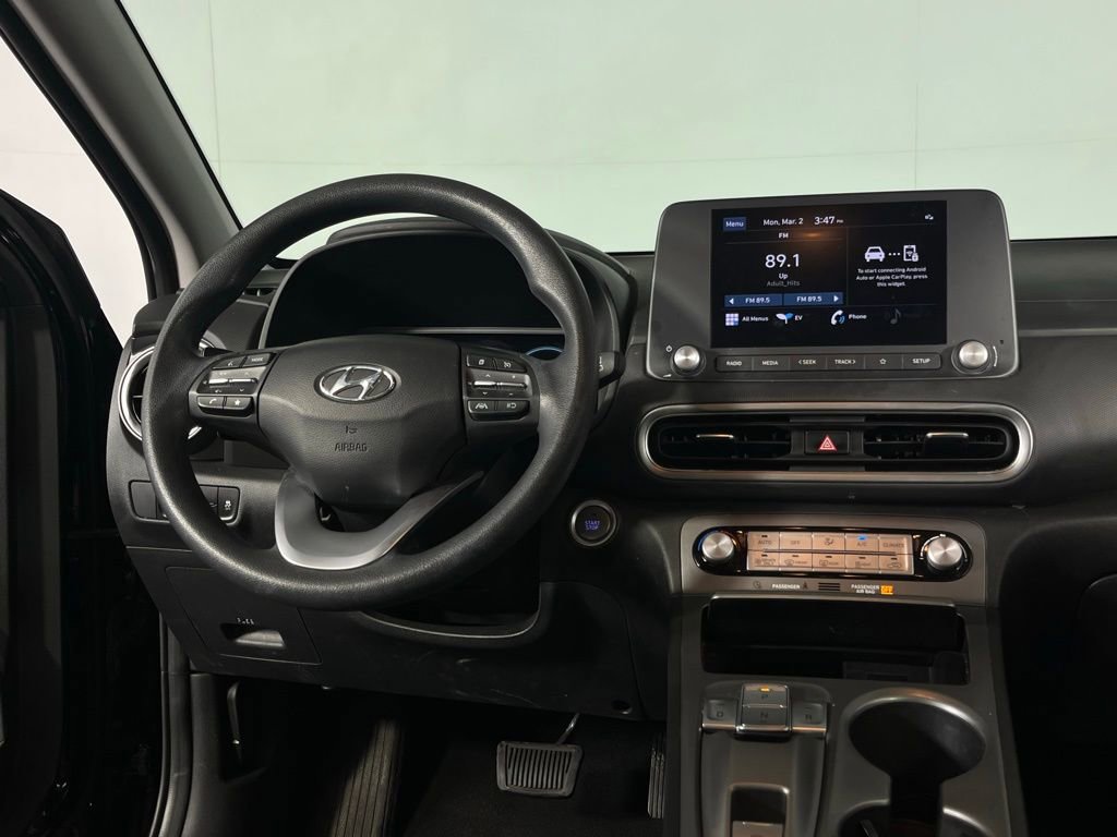 Used 2023 Hyundai Kona SE image 15