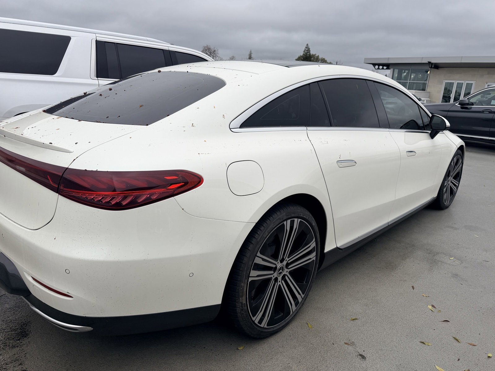 Used 2022 Mercedes-Benz EQS 450+ Sedan image 3