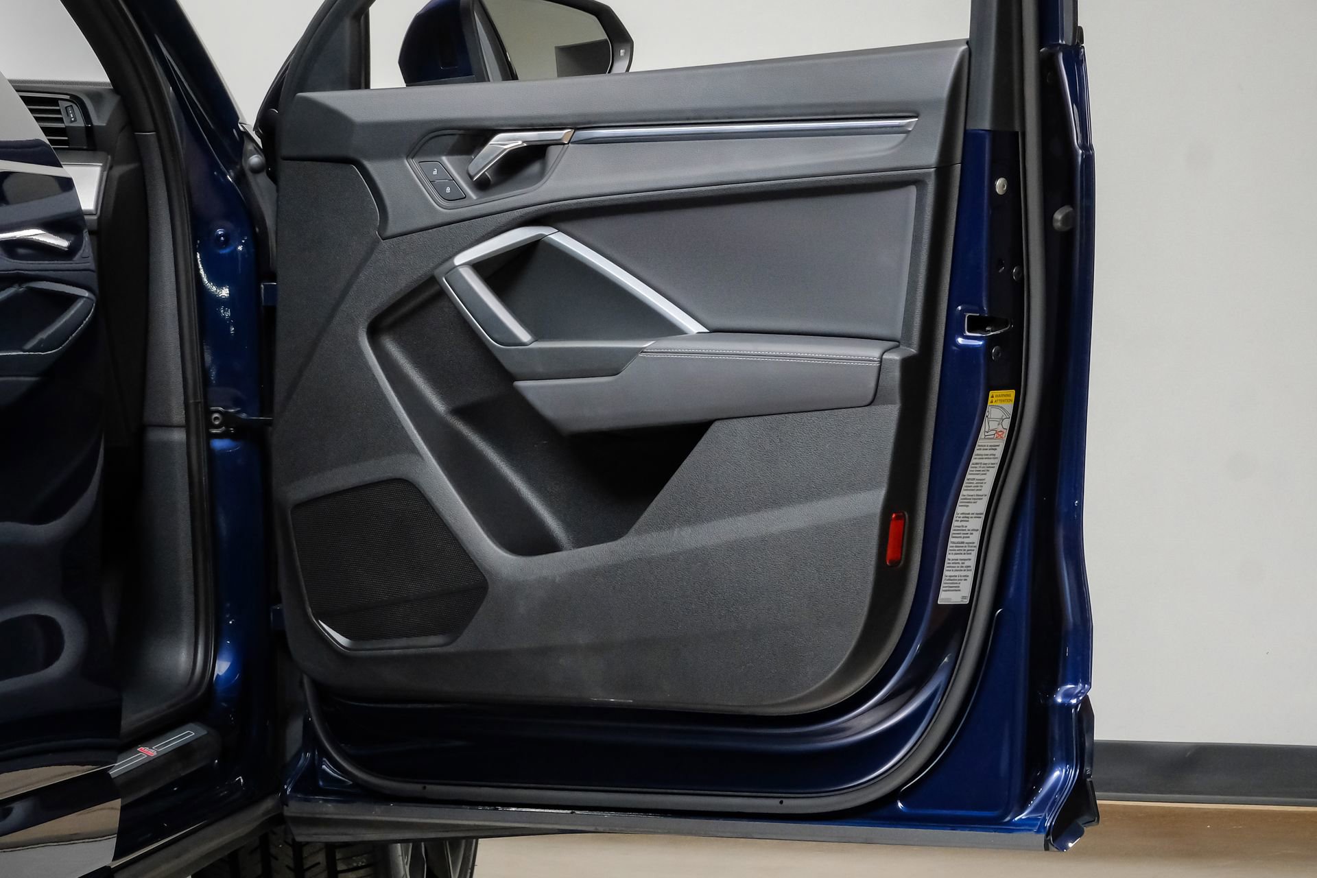 Used 2023 Audi Q3 2.0T Premium Plus w/ Premium Plus Package image 47