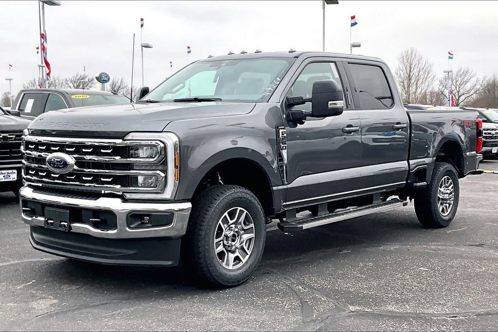 New 2026 Ford F250 Lariat w/ FX4 Off-Road Package image 2