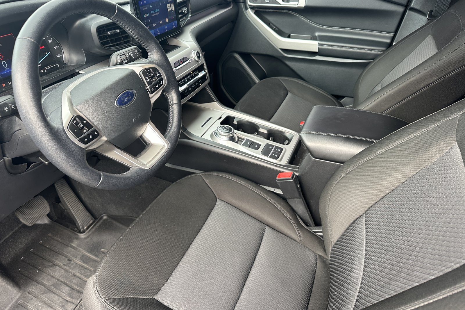 Used 2022 Ford Explorer XLT RWD image 9