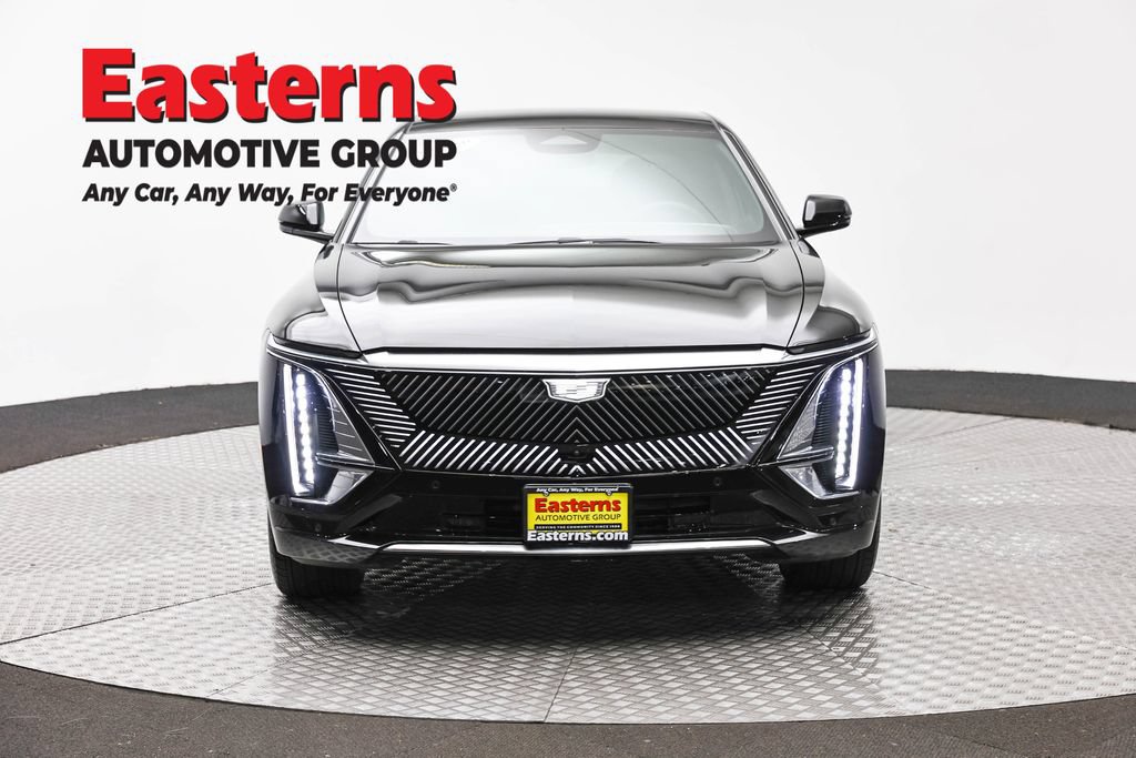Used 2025 Cadillac Lyriq Luxury AWD/4WD image 2