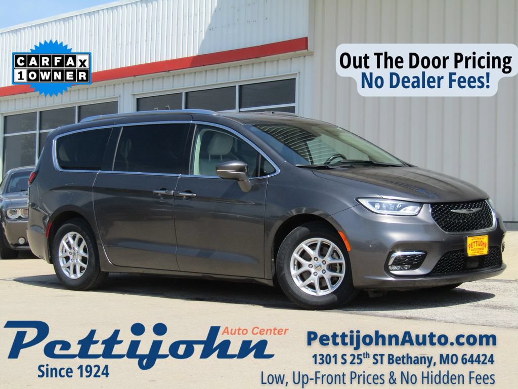 Used 2021 Chrysler Pacifica Touring-L FWD image 1