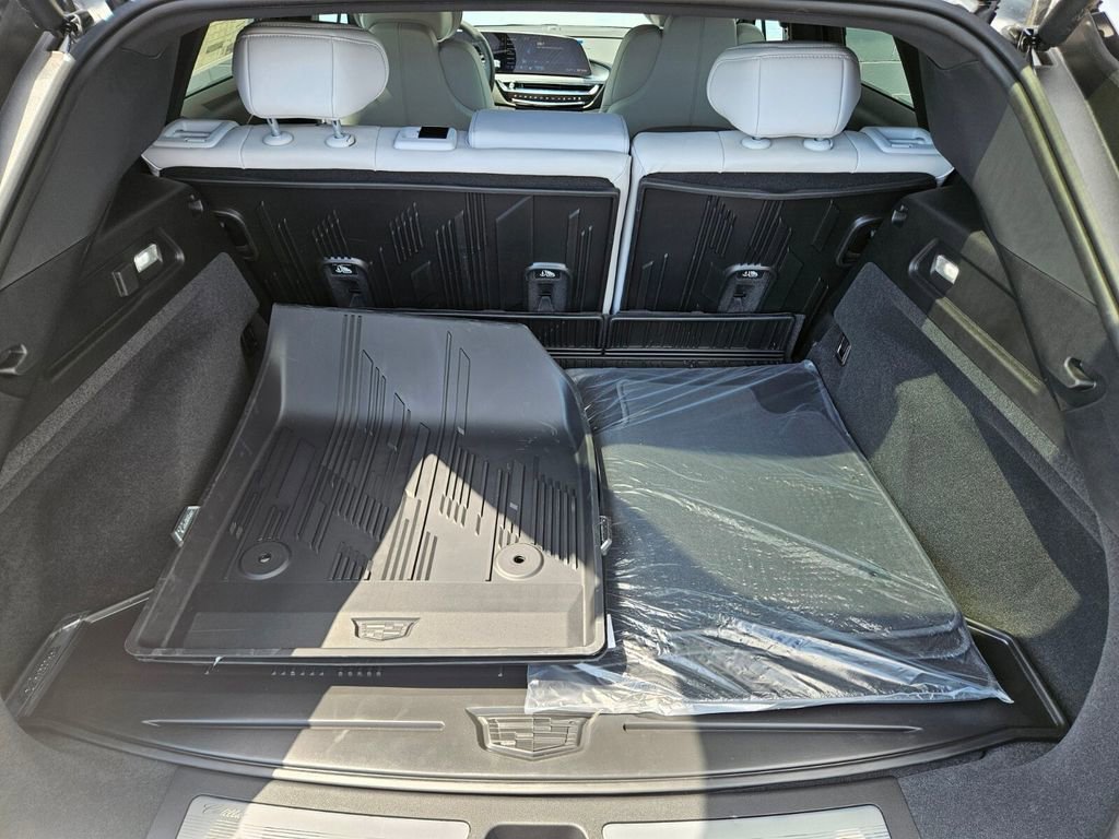 New 2025 Cadillac Lyriq Luxury w/ LPO, Floor Liner Package image 30
