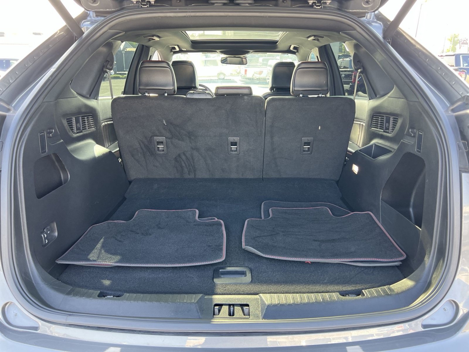 Certified 2024 Ford Edge ST-Line w/ Class II Trailer Tow Package AWD/4WD image 33