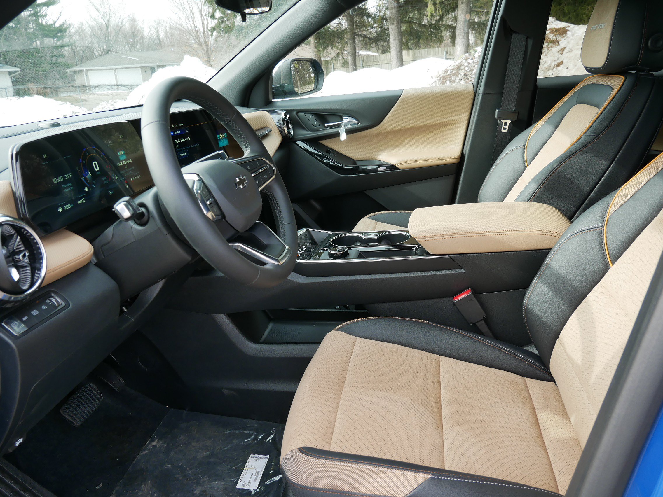 New 2026 Chevrolet Equinox ACTIV AWD/4WD image 4