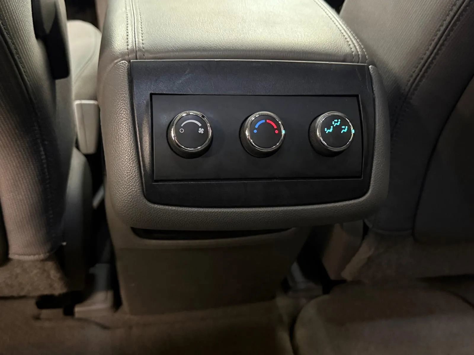 Used 2013 Chevrolet Traverse LS image 38