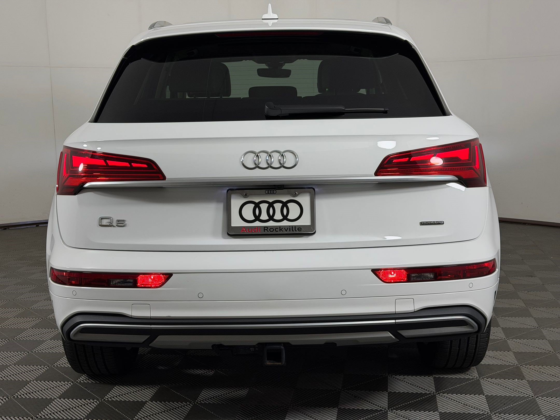 Certified 2023 Audi Q5 Premium w/ Convenience Package AWD/4WD image 10