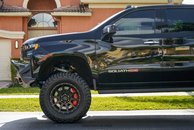 Used 2019 Chevrolet Silverado 1500 High Country w/ Technology Package AWD/4WD image 4