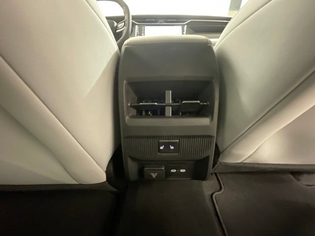 New 2026 Jeep Cherokee Overland w/ Advanced Pro Tech Group AWD/4WD image 26