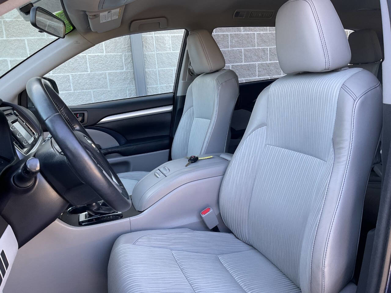 Used 2015 Toyota Highlander Plus AWD/4WD image 15