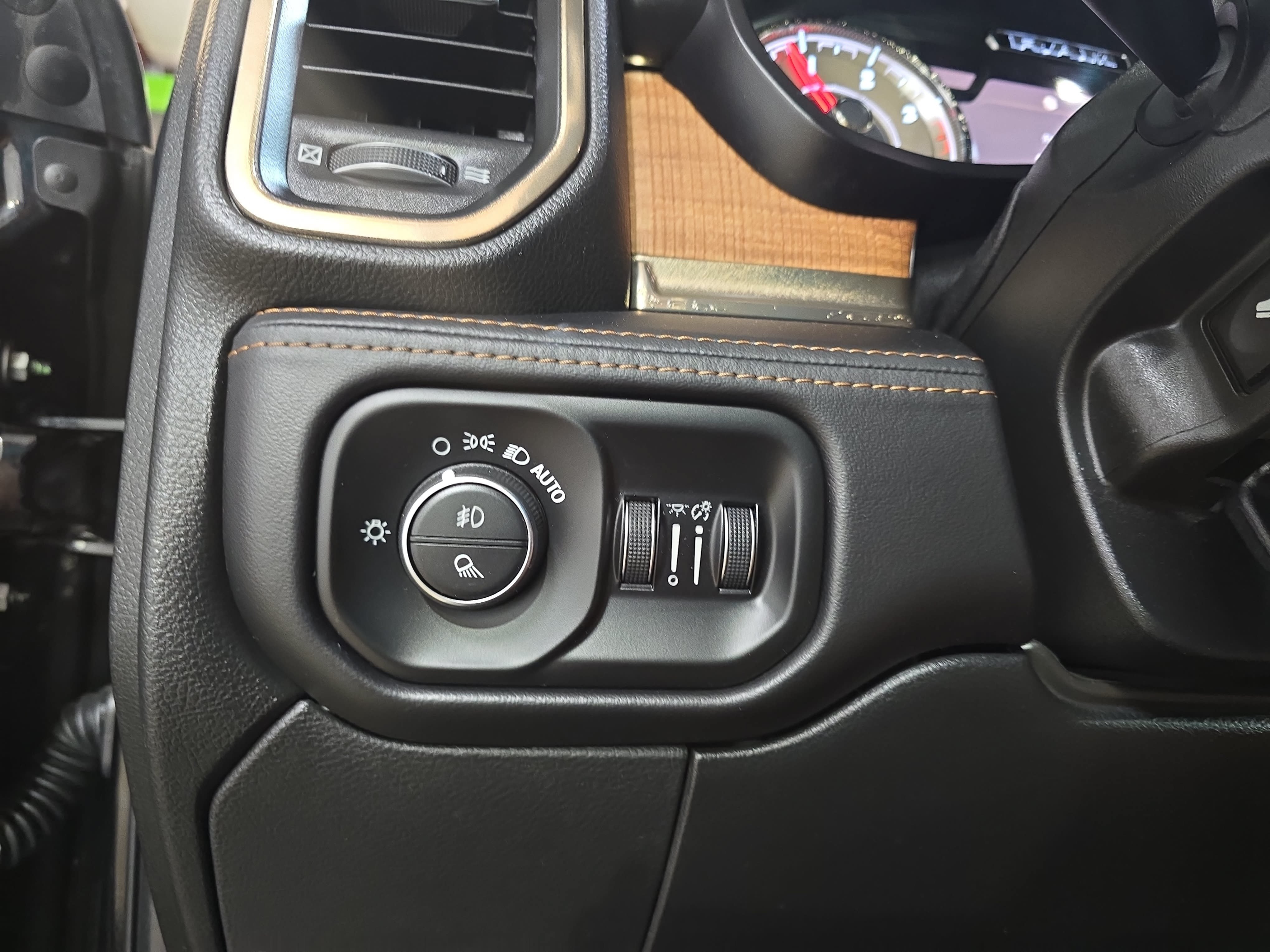 Used 2022 RAM 2500 Limited AWD/4WD image 23