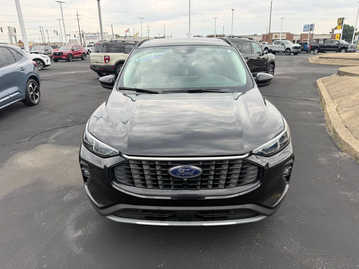 Used 2023 Ford Escape SE w/ PHEV Premium Package FWD image 2
