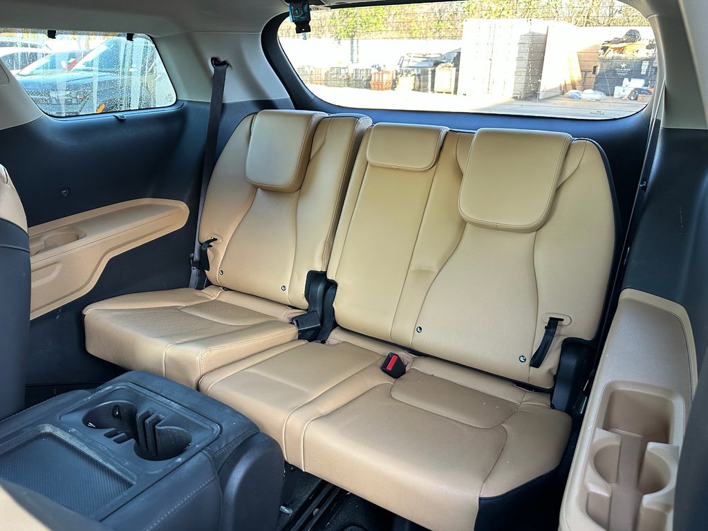 Used 2022 Kia Carnival EX image 15