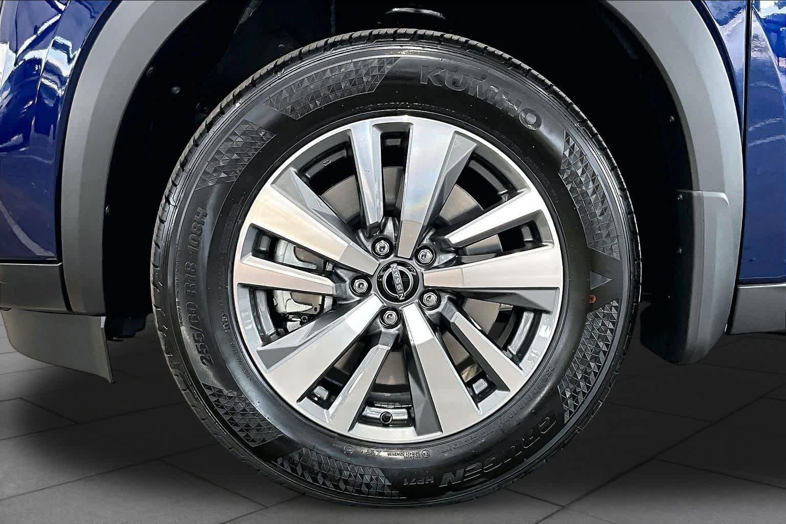 New 2026 Nissan Pathfinder SL FWD image 11